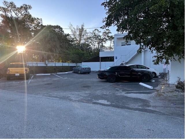 Building Photo - 1142 NE 4th Ave