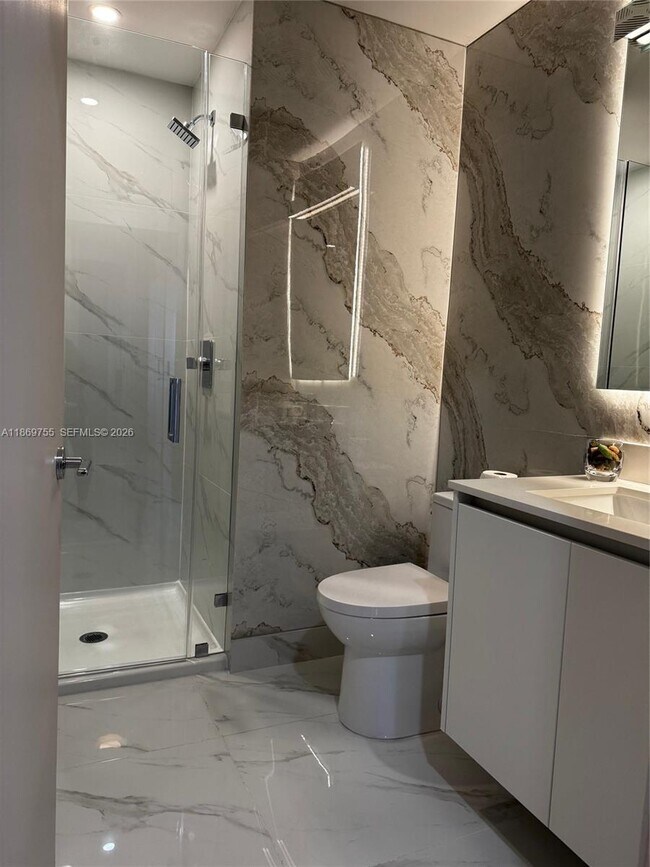 Building Photo - 700 NE 24th St