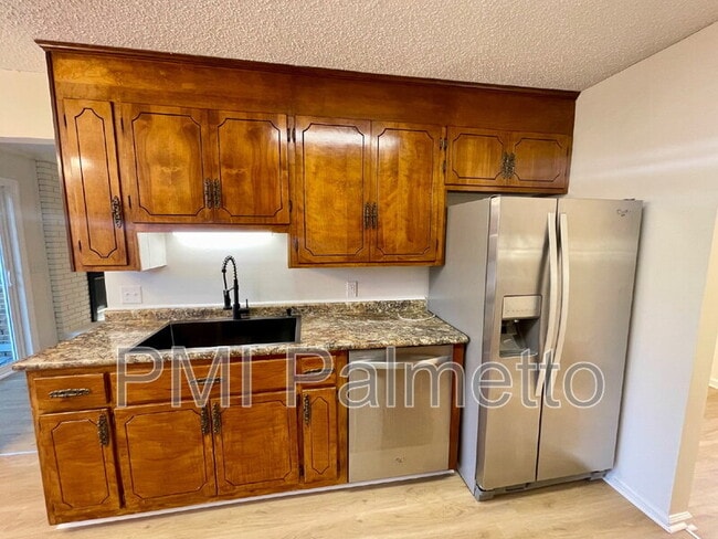 Building Photo - 2816 Wales Rd