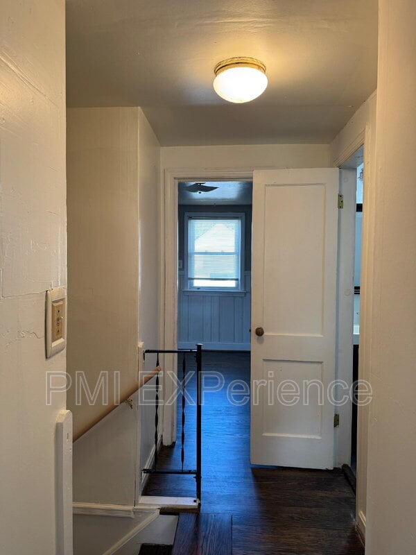 Building Photo - 2204 Ramblewood Dr