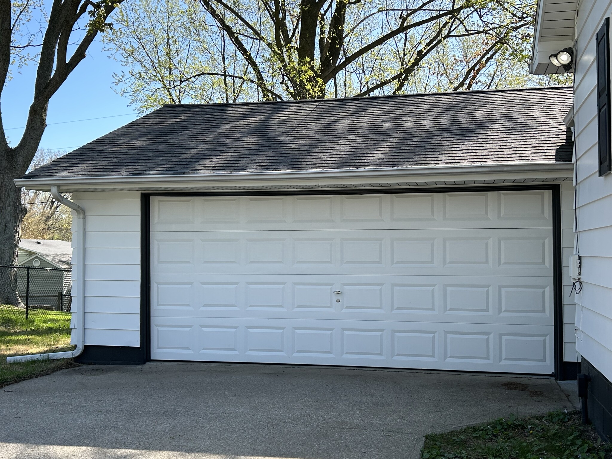 2 Gar Attached Garage - 3383 Locust Ln
