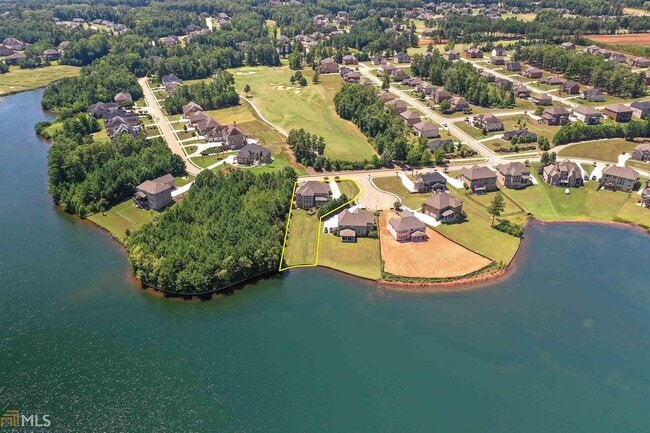 Building Photo - 2481 Lake Erma Dr