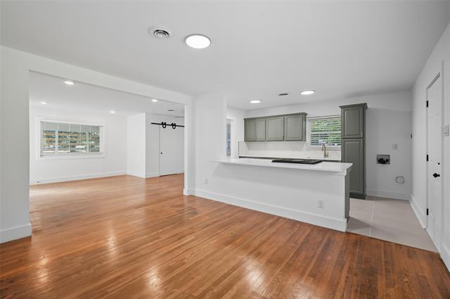 Building Photo - 2251 Hartline Dr