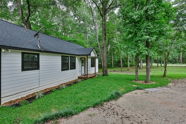 Building Photo - 12028 Cedar Ln