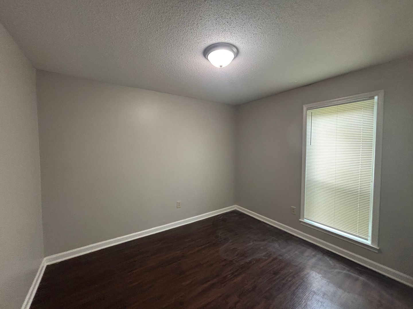Building Photo - 3132 Rosebay Ln