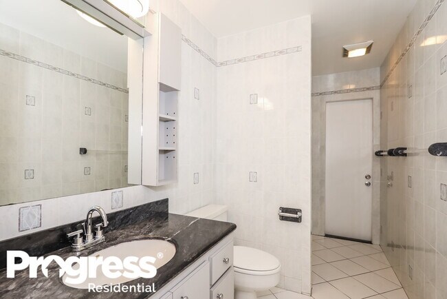 Building Photo - 12695 Westport Cir