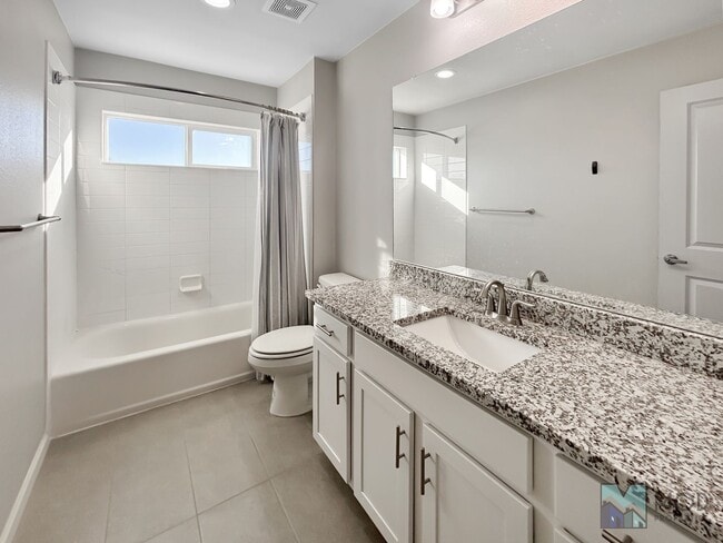 Building Photo - $0 DEPOSIT OPTION. SPACIOUS 4-BEDROOM, 3.5...