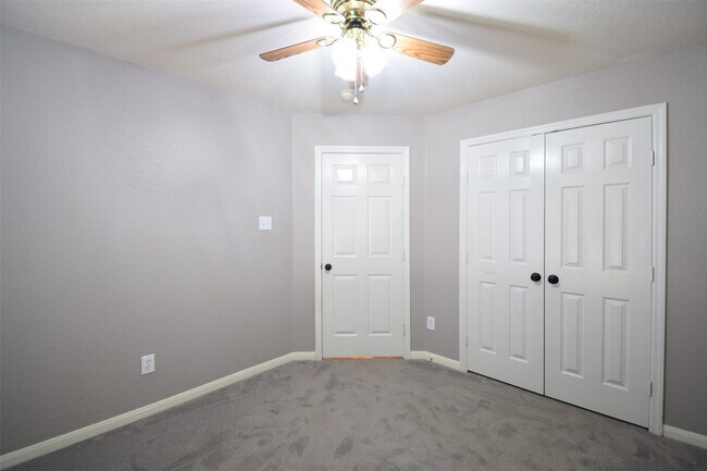 Building Photo - 31 Rolling Ridge Ct