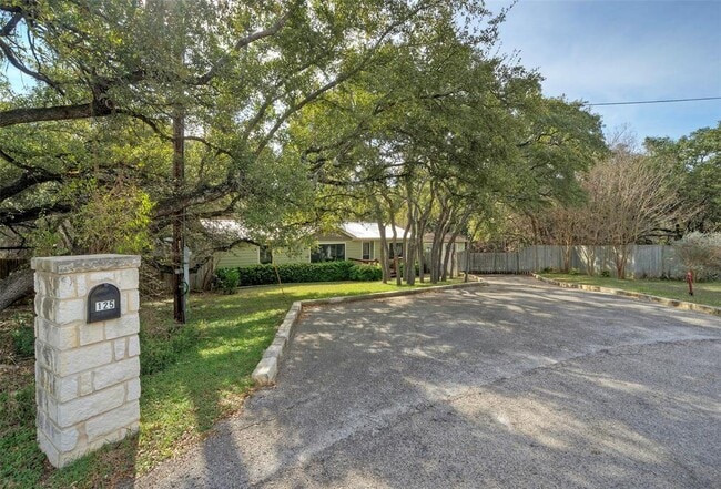Building Photo - 125 Queen Anne Cir