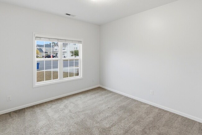 Building Photo - 124 Regatta Way