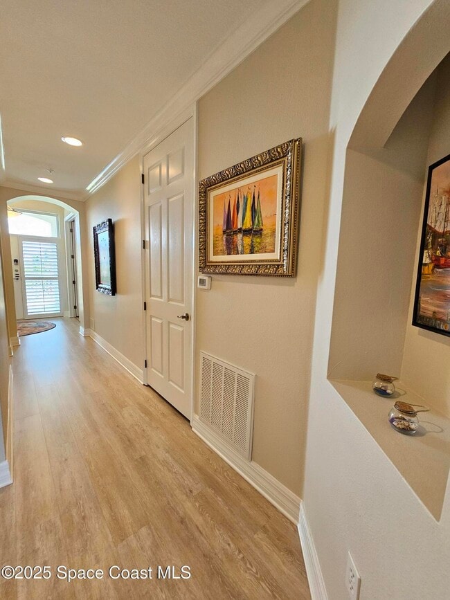 Building Photo - 590 S Banana River Dr