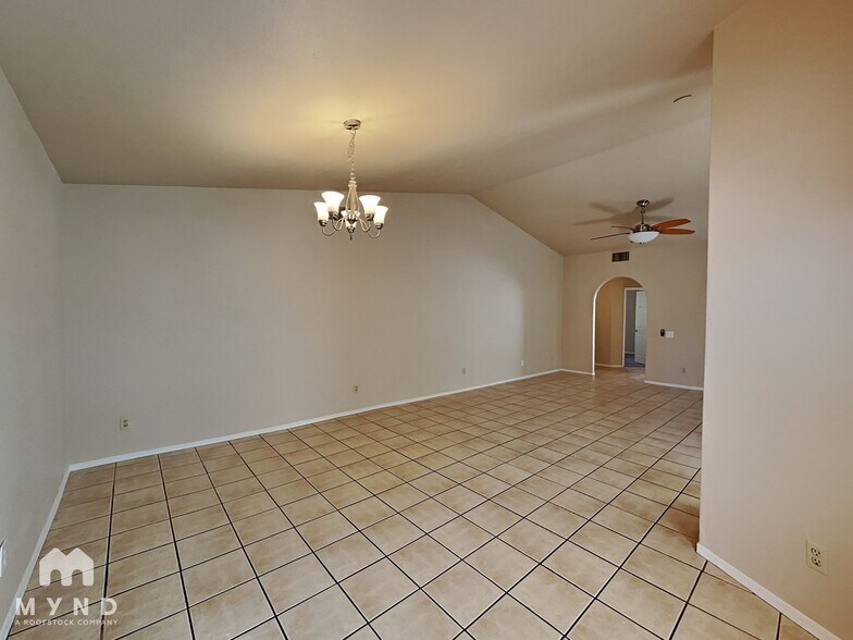 Building Photo - 3018 W Laquila Aerie