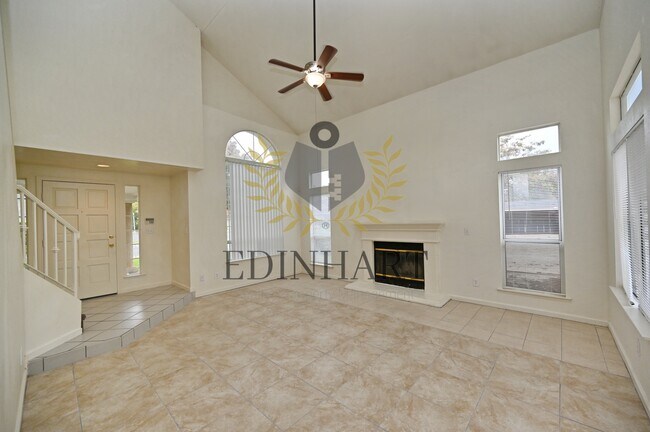 Building Photo - 2233 E Christopher Dr