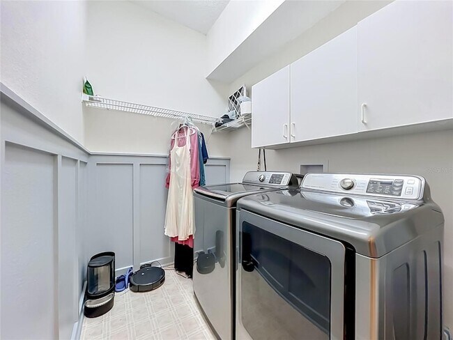 Building Photo - 2125 Emerald Green Cir