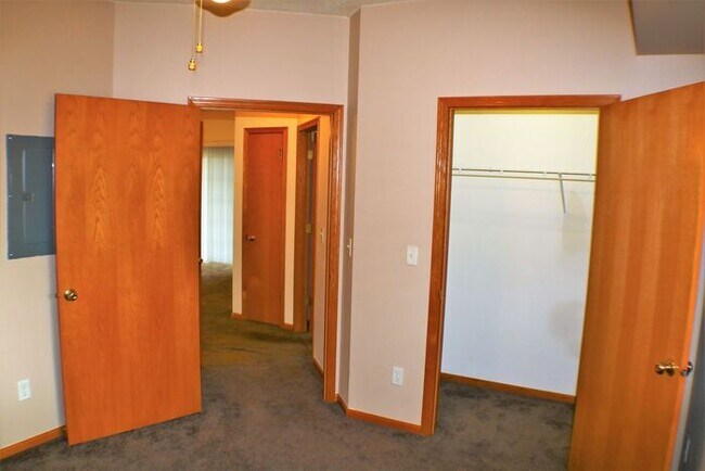 Building Photo - $1,210 | 2 Bedroom, 1 Bathroom Condo | Sublease | Pet Friendly* | Available for an Immediate Move...