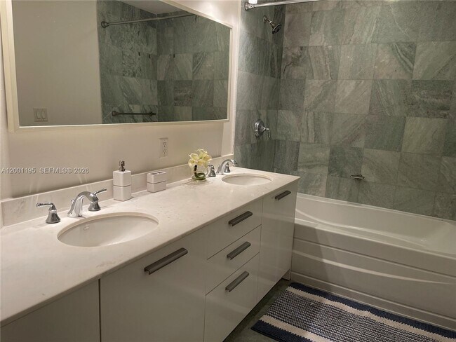 Building Photo - 1050 Brickell Ave