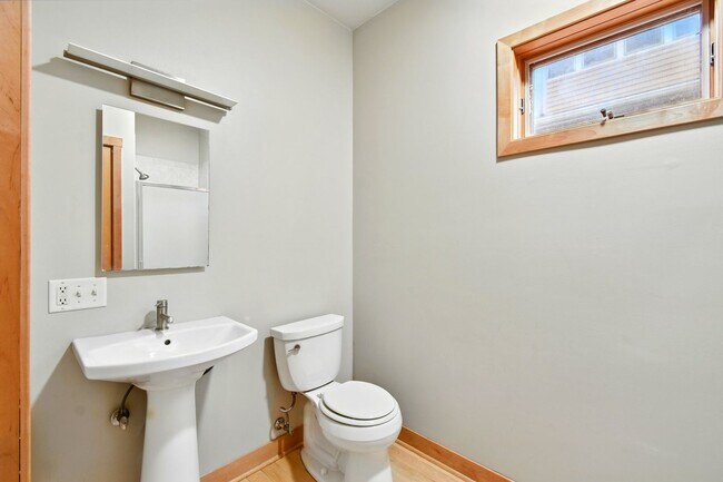 Building Photo - Newhall 29 LLC