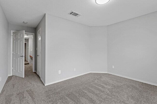 Building Photo - 929-931-931 Parkplace Ridge