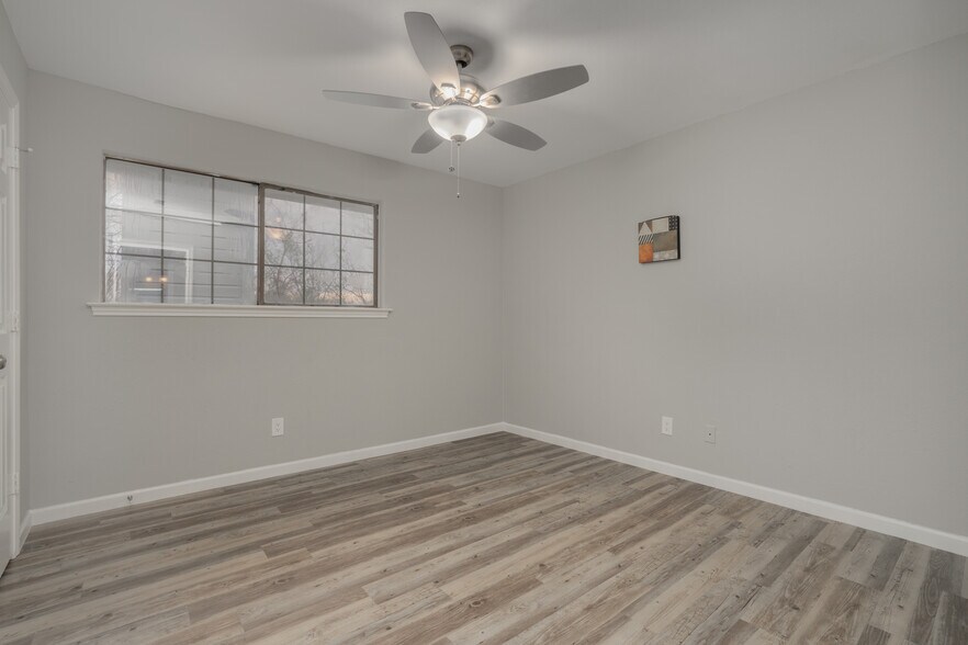 Building Photo - 317 Benjamin St