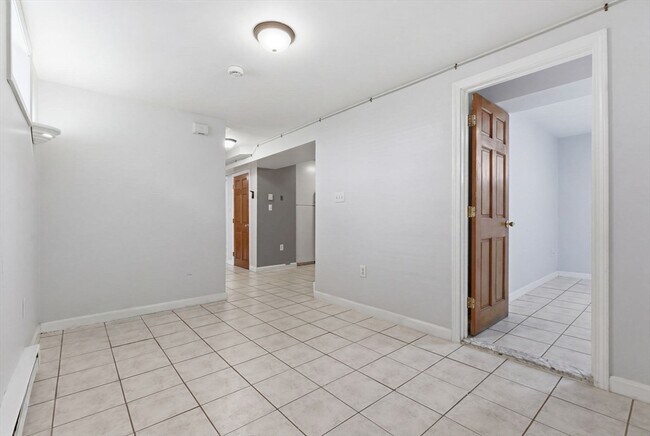Building Photo - 82 Blake St
