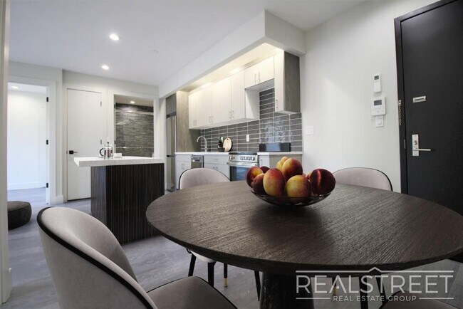 Building Photo - Stunning & Spacious NEW 2 BED in Flatbush ...