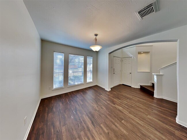 Building Photo - 4002 Ashview Ln