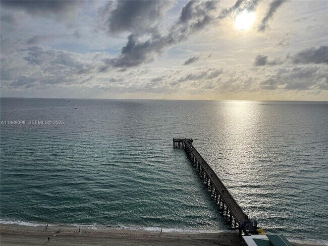 Building Photo - 16699 Collins Ave