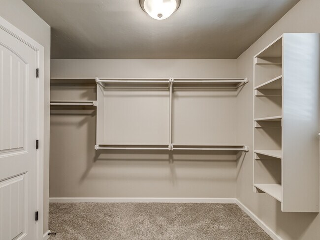 Building Photo - 4505 Black Mesa Ln