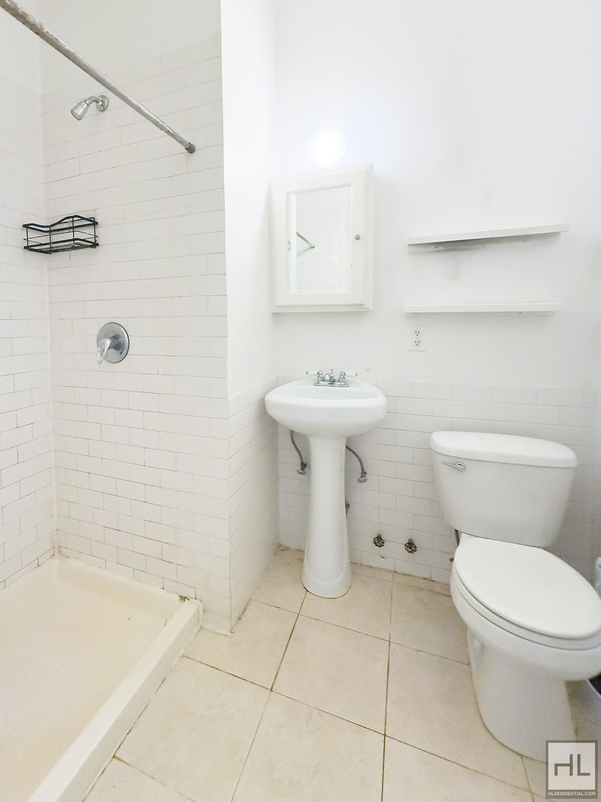 Building Photo - GREENE AVENUE / Spacious 2-Bed 1-Bath