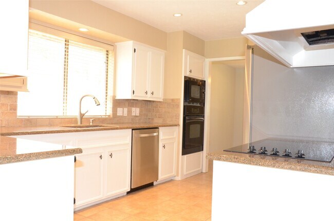Building Photo - 3002 N Blue Meadow Cir