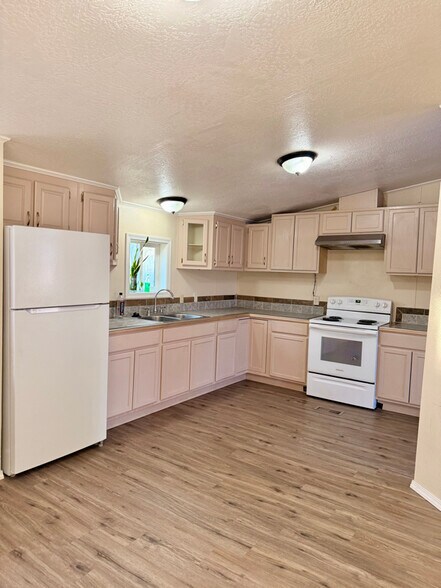 Building Photo - 2963 Rd S SW