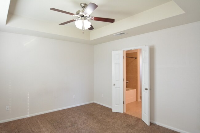 Building Photo - 7919 Woodbury Dr