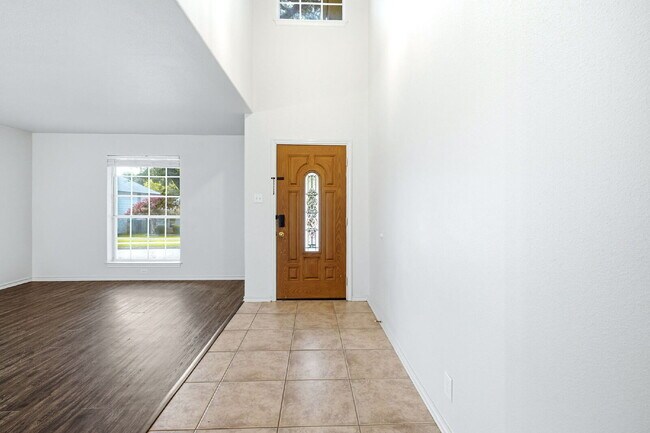 Building Photo - 4 Bedroom home with ZERO carpet close to RAFB