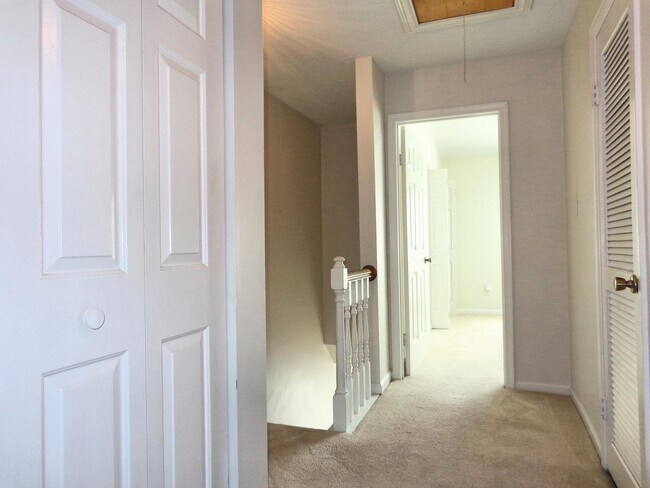 Building Photo - Lynnhaven Shores