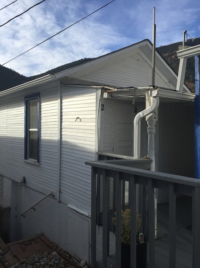 Building Photo - 337 Pilot Knob Ave