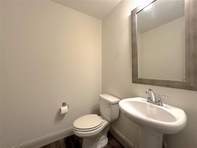 Building Photo - 929 Utica Dr