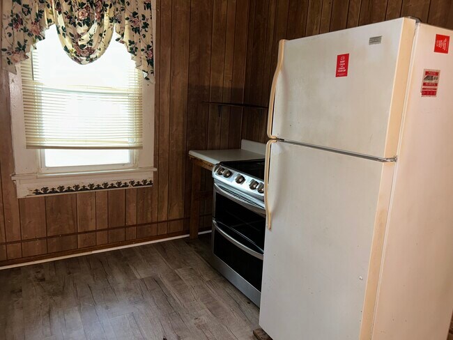 Building Photo - 416 N Tillman St