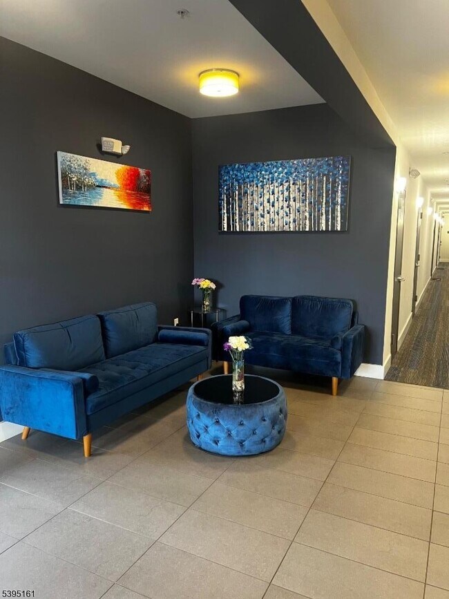 Building Photo - 22 Center St