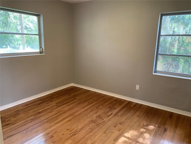 Building Photo - 3516 W San Pedro St