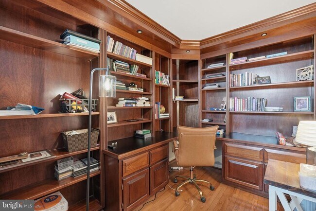 Building Photo - 6320 Dunman Way