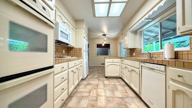 Building Photo - 3BD/2BA Willow Glen Single-Family Home with Spacious Layout