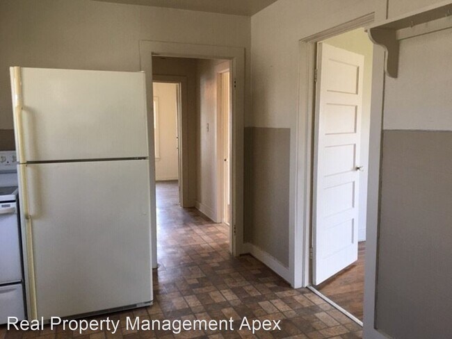 Building Photo - 3 br, 1 bath House - 706 S. Robinson Dr.