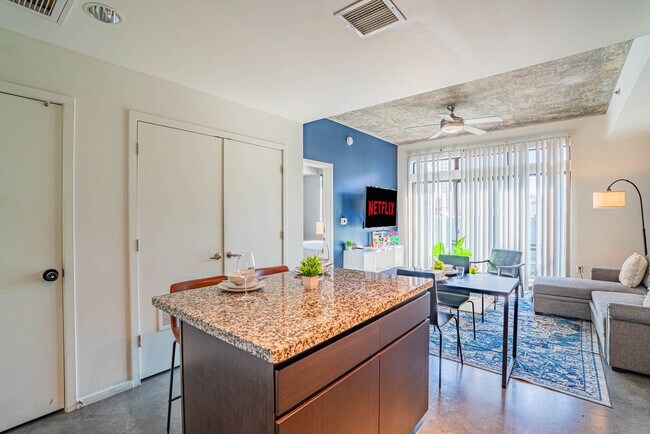 Building Photo - 914 N 4th St