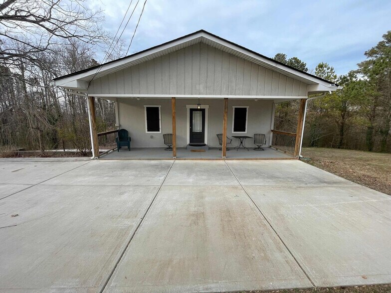 Building Photo - 2560 Hammond Dr