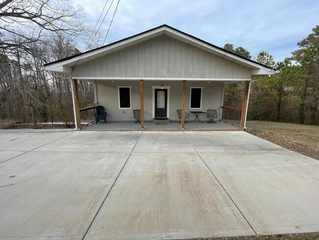 Building Photo - 2560 Hammond Dr