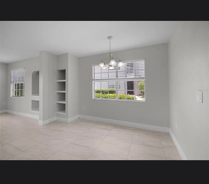Building Photo - 13929 Fairway Island Dr