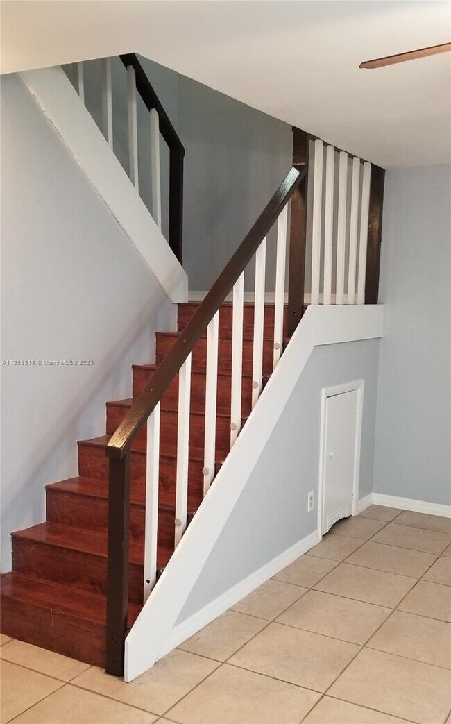 Building Photo - 2588 Coral Springs Dr