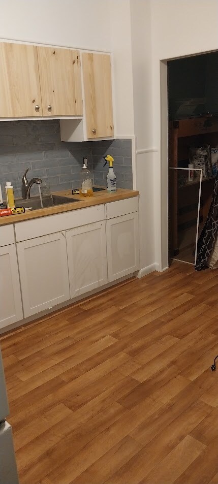 Kitchen - 31 Lincoln Ave