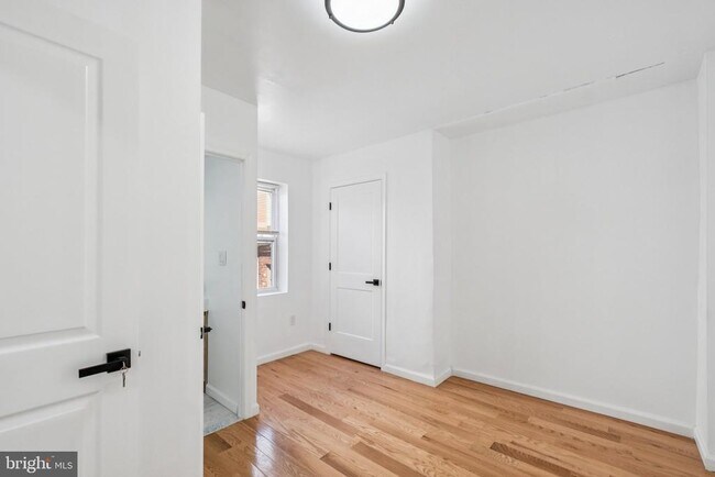 Building Photo - 1223 Spruce St