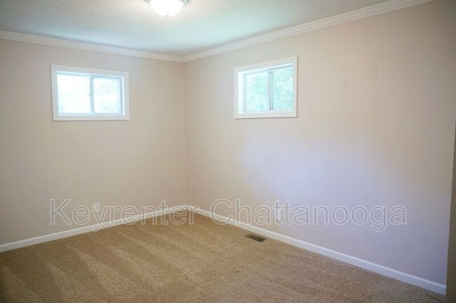 Building Photo - 5105 Lynnwood Ave